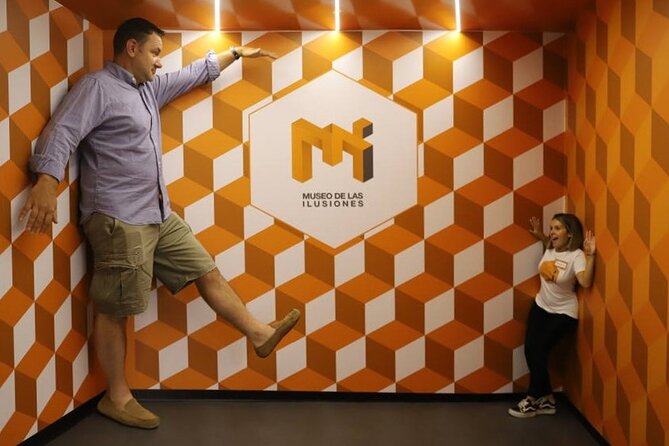 A Fantastic Visit To The Museum Of Illusions Seville - Your hour inside: from optical illusions to the anti-gravity room