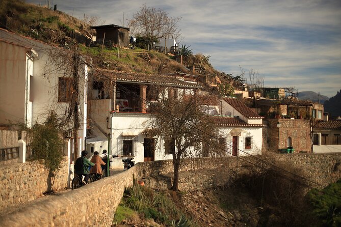 Albaicin & Sacramonte Electric Bike Tour in Granada - Paseo de los Tristes and the Darro River Story