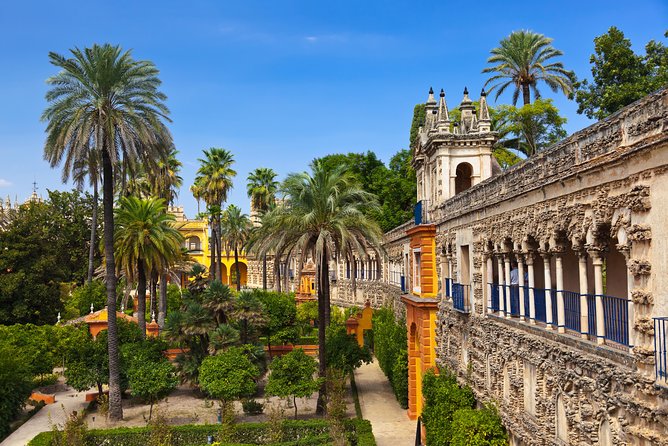 Alcazar, Cathedral and Giralda Guided Tour with Priority Tickets - Royal Alcázar: The Living Palace With Islamic, Baroque, and Renaissance in One Walk