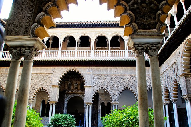 Alcazar of Seville Exclusive Group, max. 9 travelers - Entering the Real Alcazar, the way you want to do it