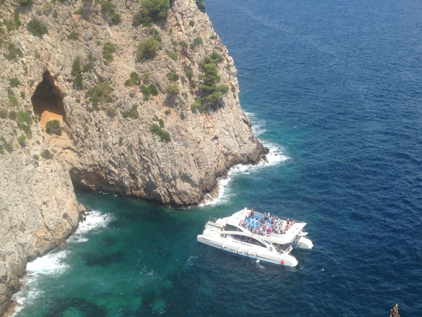 Alcudia: Boat Trip to Cap de Formentor and Formentor - Comfort on TM Brisa: Crowds, Deck Choice, and Simple Comfort Wins