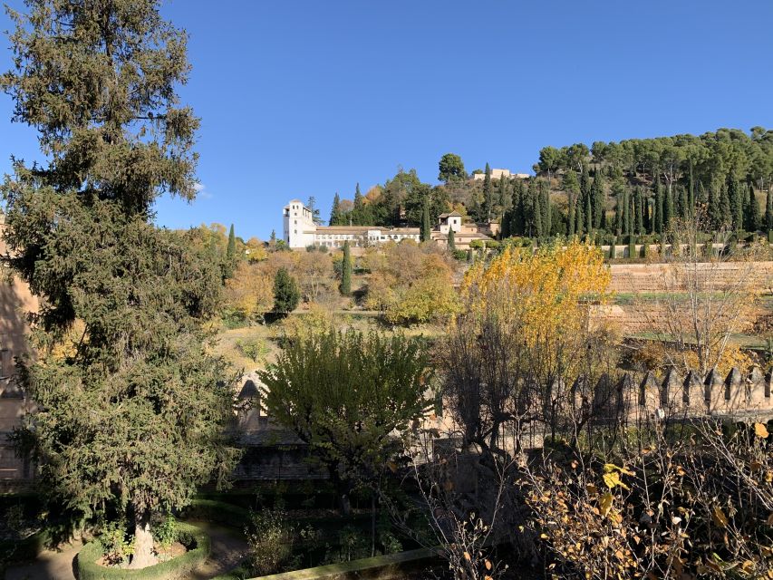 Alhambra and Nasrid Palaces Guided Tour with Tickets - How the 3-Hour Plan Works in Real Time Around Granada