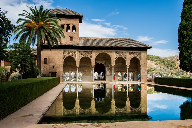 Alhambra and Nasrid Palaces Ticket with Audioguide - Stop 1: Alhambra Fortress Area and the Medina Feel