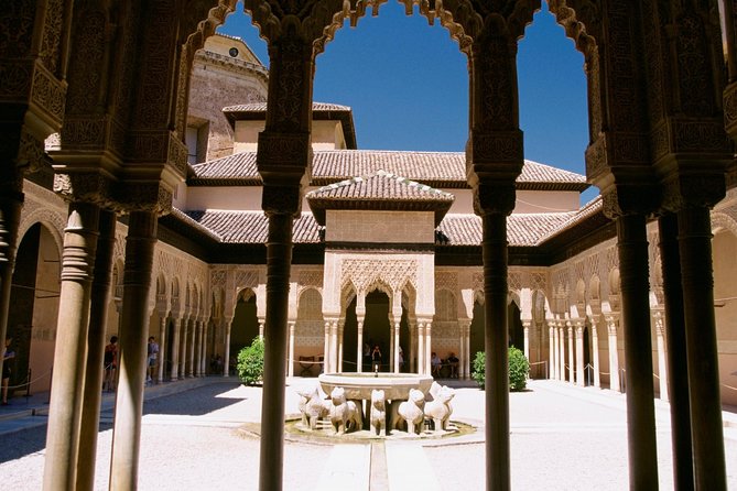 Alhambra &Charles Palace Guided Tour with Optional Nasrid Palaces - Priority access and the hilltop rhythm at the Welcome Visitor Center