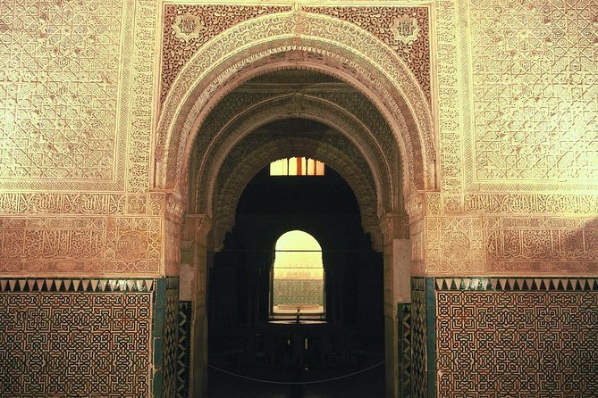 Alhambra Complete: Ticket Skip-the-Line Nasrid Palace and Generalife with Guide - Palace of Carlos V: a Renaissance square inside an Islamic fortress