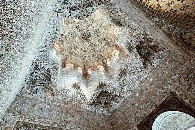 Alhambra Experience – Explore Nasrid Palaces & Generalife Gardens - What You Really Get in 3 Hours at the Alhambra