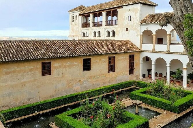 Alhambra Experience – Explore Nasrid Palaces & Generalife Gardens - Practical Tips That Keep the Visit Smooth