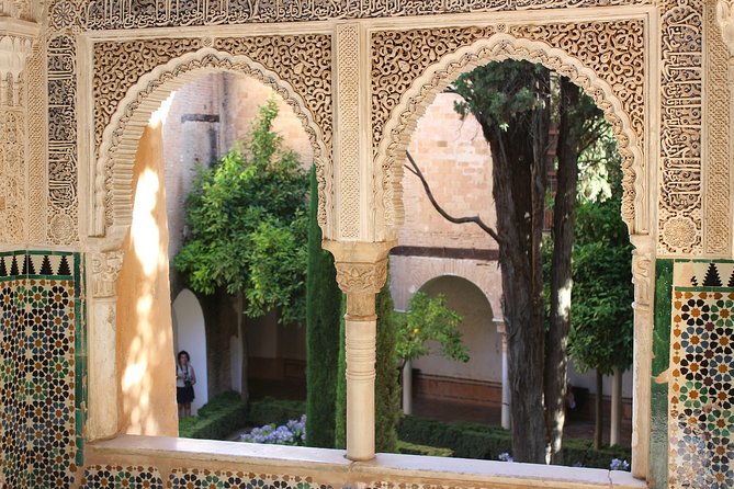 Alhambra & Generalife Skip the Line Premium Tour including Nasrid Palaces - Nasrid Palaces: the stop that makes the whole complex click