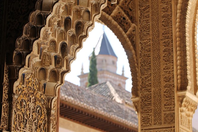 Alhambra & Generalife Skip the line Small Group including Nasrid Palaces - Value for Money: Why Paying for a Guide Can Be Smart