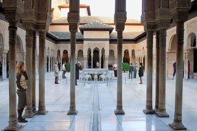 Alhambra Private/Small Group Tour & Nasrid Palaces Skip the Line - Why skip-the-line is the real luxury at the Alhambra