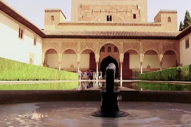 Alhambra Private/Small Group Tour & Nasrid Palaces Skip the Line - Practical tips so your day stays smooth