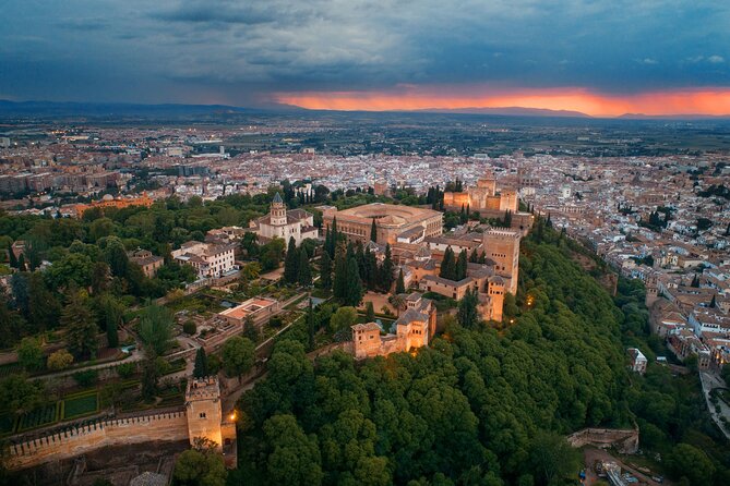 Alhambra with Nazaries Palaces Private Tour - Alcazaba: the original fortress and the big-city view