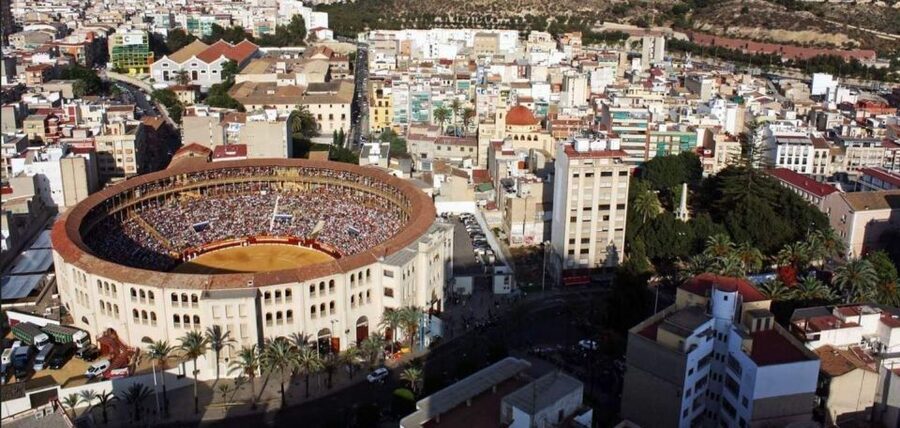 Alicante: Bullring and Bullfighting Museum Entry Ticket - Getting there and using your ticket smoothly