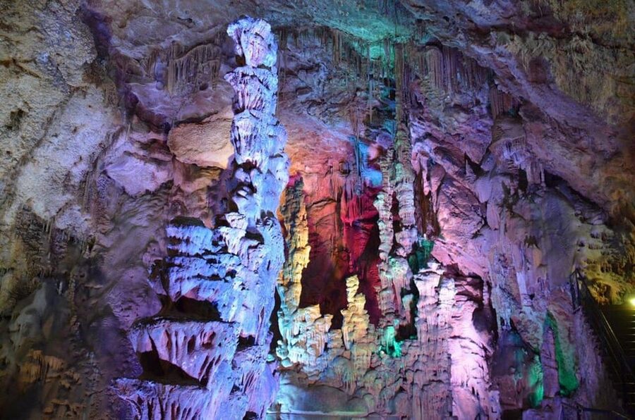 Alicante: Canelobre Caves & Busot Tour including transfer - Inside the Canelobre Caves: formations, name meaning, and Spanish Civil War links