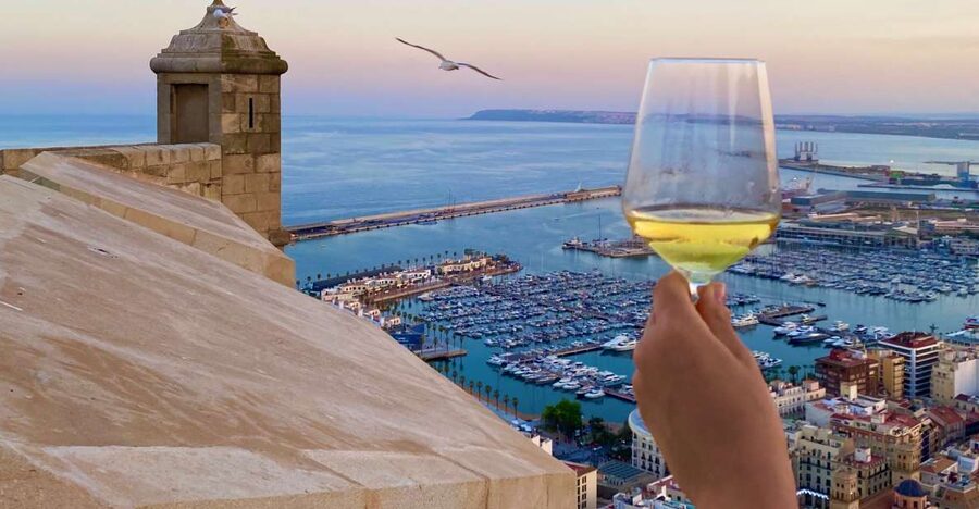 Alicante: Santa Bárbara Castle Wine Tasting & Tapas - Getting to Baluarte de la Contramina (and not losing time)