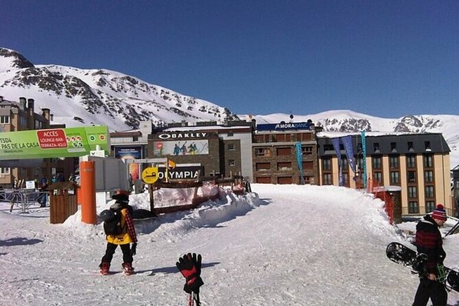 Andorra, France & Spain: 3 Countries in One Day from Barcelona - Circ de Pessons Photo Stop: Quick Views, Short Walks, Cold Water Reality