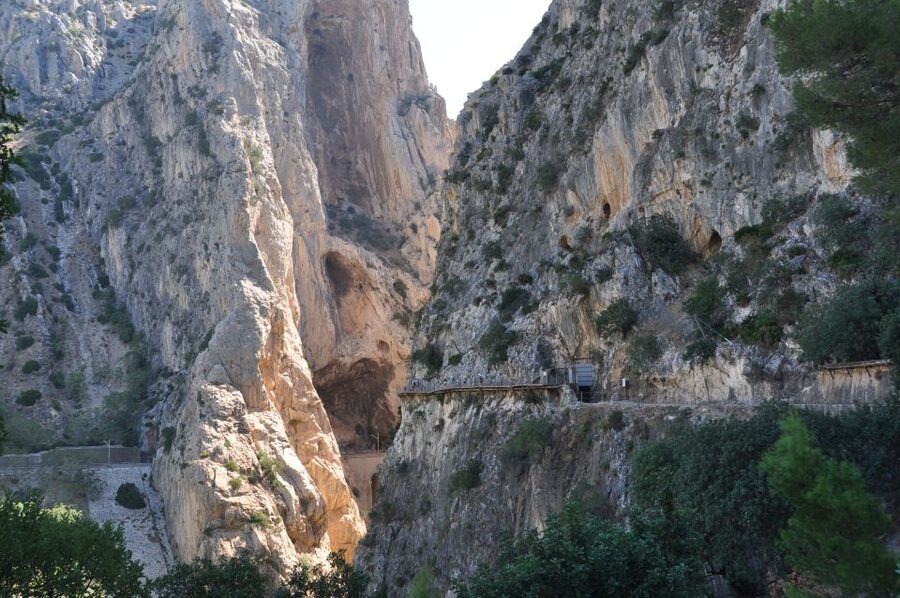 Ardales: Caminito del Rey & El Gaitanejo Guided Walking Tour - El Gaitanejo and the suspension bridge moment