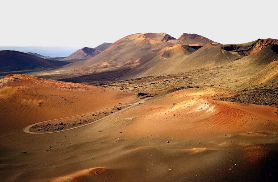 Arrecife: Timanfaya and Green Lagoon for Cruise Passengers - The Green Lagoon: geothermal wonder with a calm, guided feel