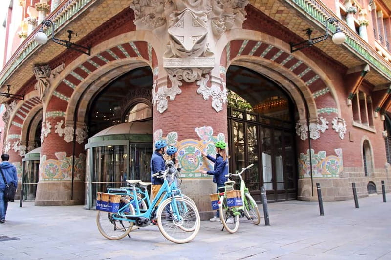 Barcelona: 1.5-Hour Sightseeing Tour by Bike/Electric Bike - El Born Market and Santa María del Mar, architecture you can actually pause for