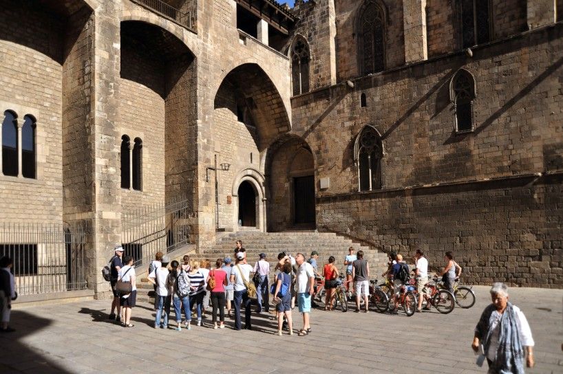 Barcelona 2-Hour Gothic Walking Tour - Who this tour suits best