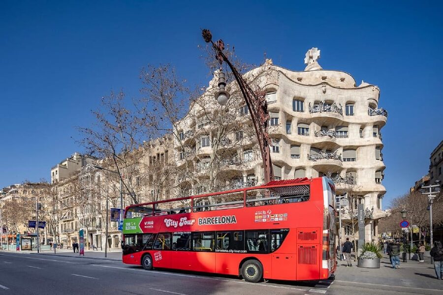 Barcelona: 24 or 48-Hour Hop-On Hop-Off Bus Tour - Why a Barcelona Hop-On Hop-Off Bus Beats Trying to Do It All by Foot