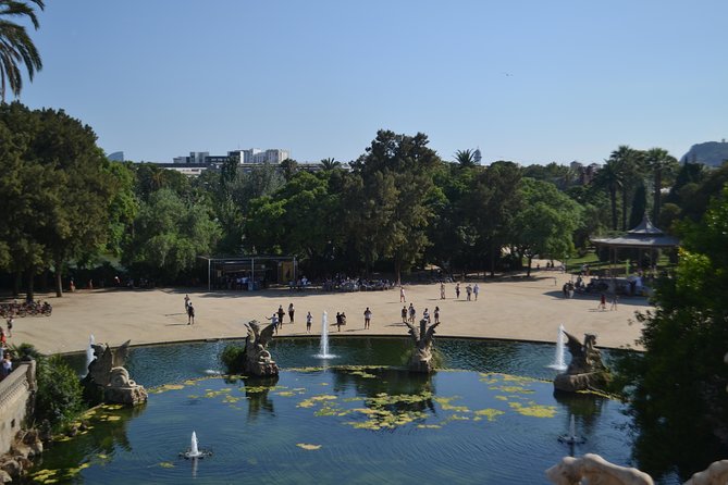 Barcelona 3-hour Bike or E-Bike Tour: Highlights and Hidden Gems - Modernisme break: Palace of Catalan Music and Arc de Triomf