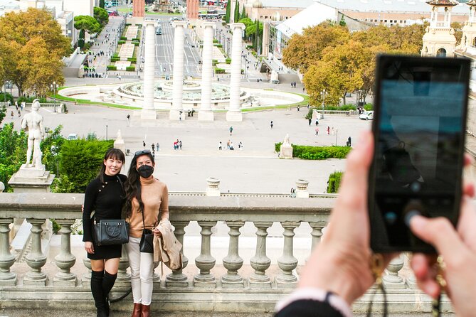 Barcelona all included: Sagrada, Park Güell, Montjuic & Gothic - Sagrada Família lunch break: plan for the meal and keep your schedule