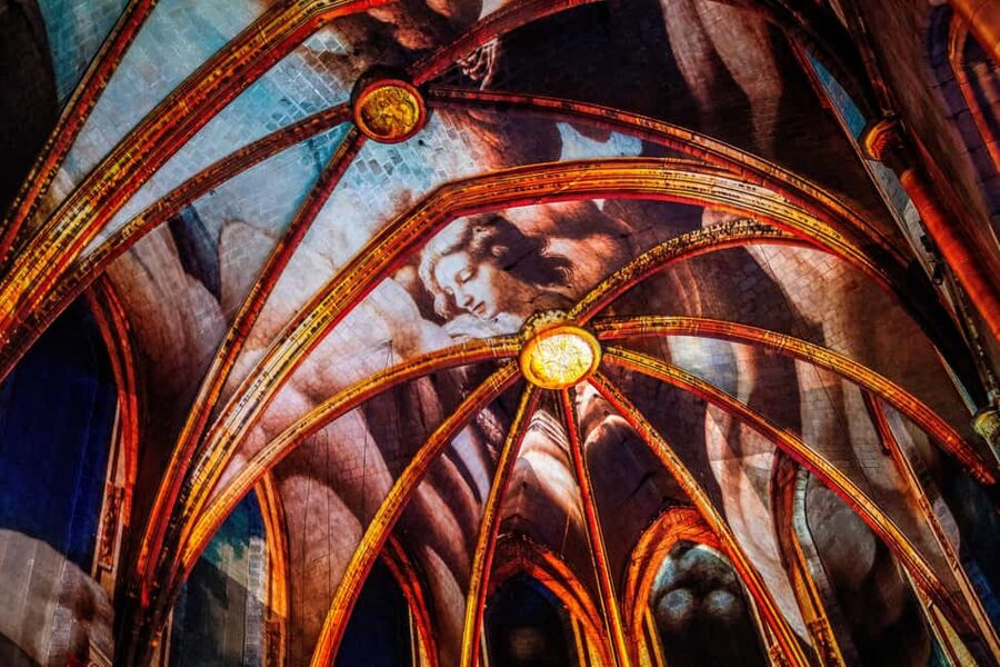 Barcelona Basilica: Immersive Light and Sound Show - LUMINISCENCE - Why this 360° light-and-sound show fits Santa Maria del Pi so well
