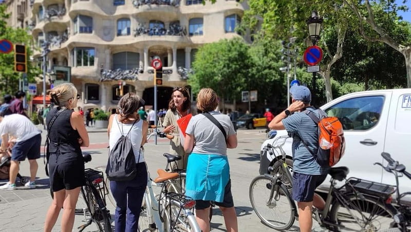 Barcelona: Bike or eBike Tour, Top Sights & Local Insights - El Born: the neighborhood pace that feels like Barcelona