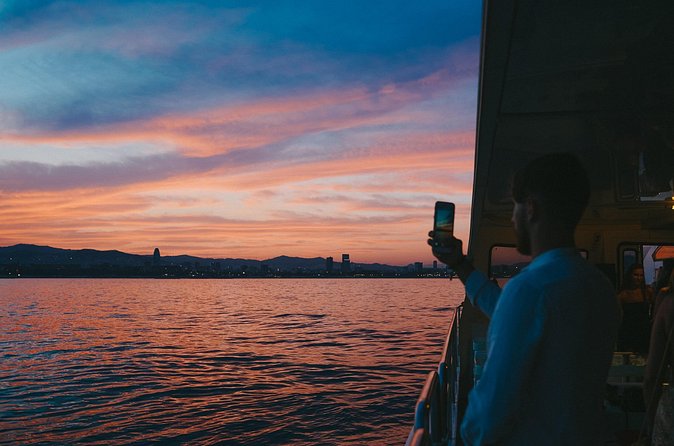 Barcelona Boat Party Cruise with Drinks & Live DJ - The 2-hour coast cruise: what you can expect from the route