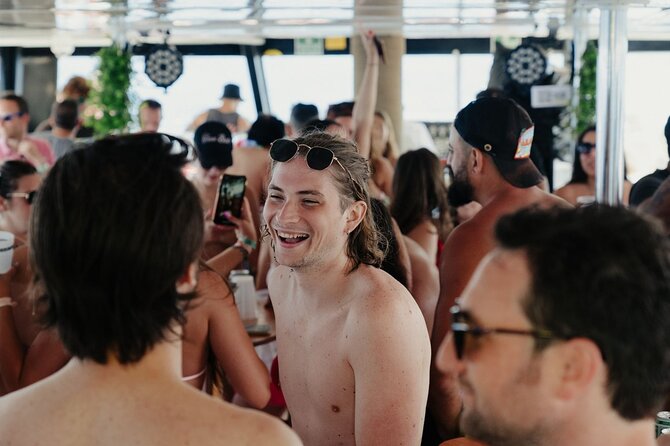 Barcelona Boat Party Cruise with Drinks & Live DJ - Weather rules and how to dress for a sea night