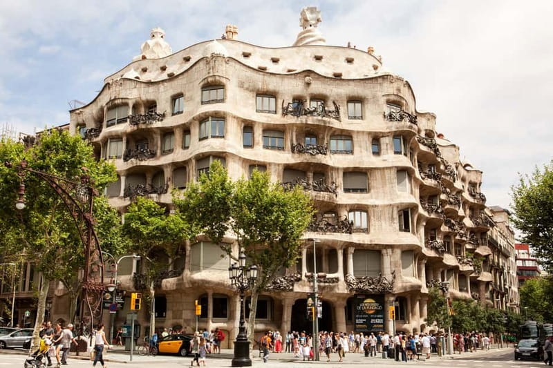 Barcelona Card: 25+ Museums and Free Public Transportation - Picking Up Your Card, and Why the First Tap Matters