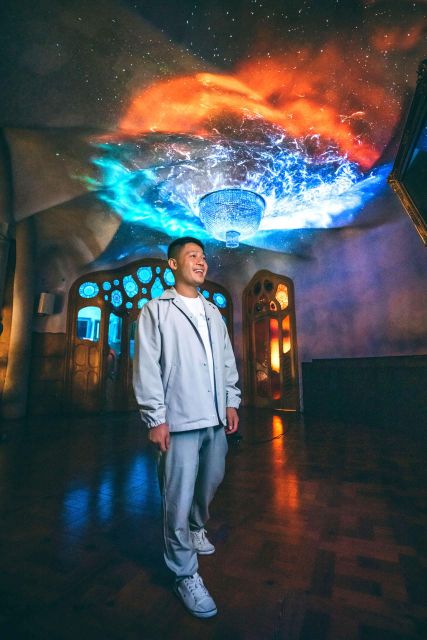 Barcelona: Casa Batlló 'A Winter Night' Experience - Inside the Gaudí Dome, how the hundreds of screens change the visit
