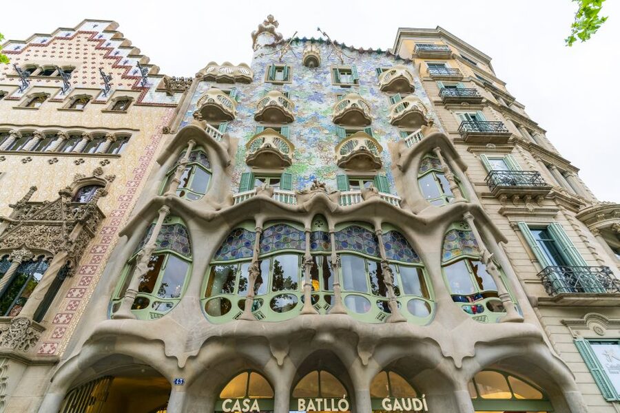 Barcelona: Casa Batlló Be The First Entry Ticket - Gaudí Dome: The Thousand-Screen Room That Makes You Look Up