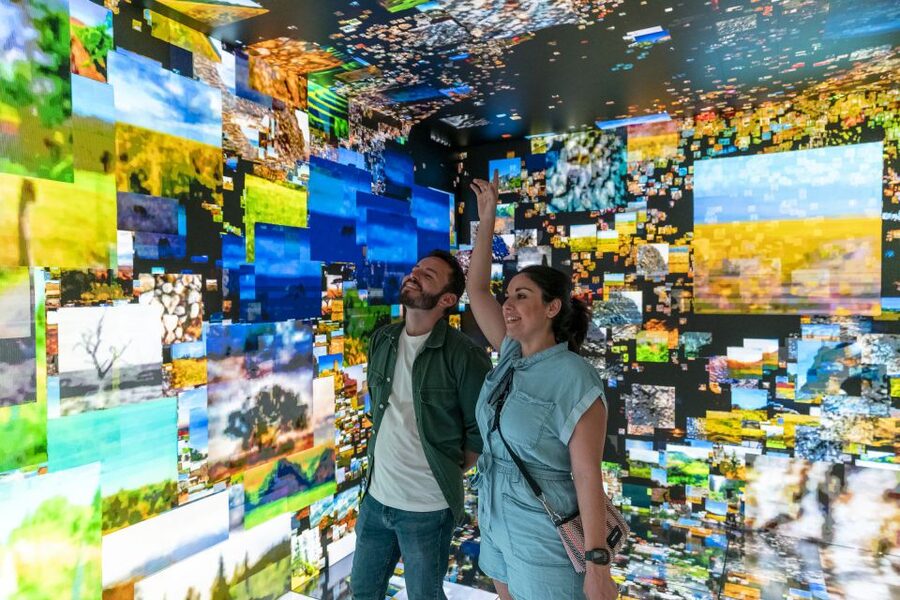 Barcelona: Casa Batlló Be The First Entry Ticket - Gaudí Cube: Six Sides of LED Illusions, Including the AI Layer