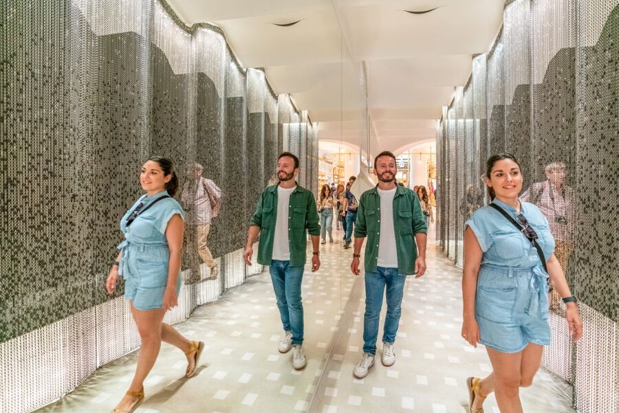 Barcelona: Casa Batlló Entry with Self-Audioguide Tour - The Gaudí Cube: the LED show people remember