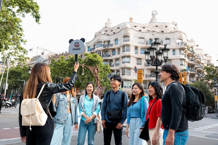 Barcelona: Casa Vicens, Pedrera, and Casa Batlló Guided Tour - A small-group Gaudí sprint that hits the big three