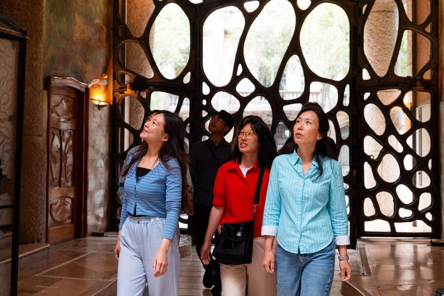 Barcelona: Casa Vicens, Pedrera, and Casa Batlló Guided Tour - Where you start: outside Casa Vicens, ready to move