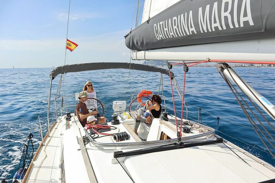 Barcelona: Coastline Boat Trip with Snacks and Cava - Key Highlights at a Glance