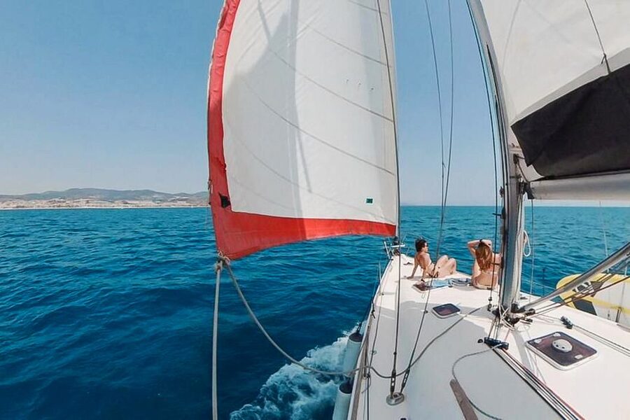 Barcelona: Coastline Boat Trip with Snacks and Cava - The Itinerary, What Happens During the 2 Hours