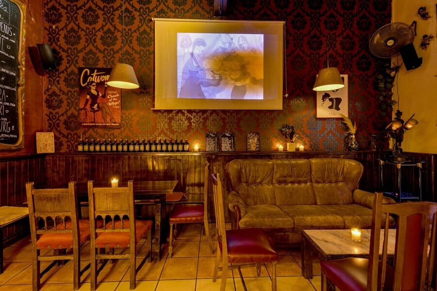 Barcelona: Cocktail Making Class with Tapas - Picking Your Drinks From a Huge Menu (Over 60 Options)
