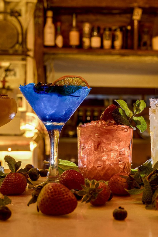 Barcelona: Cocktail Making Class with Tapas - The Hands-On Part: How You Make Four Classic Cocktails