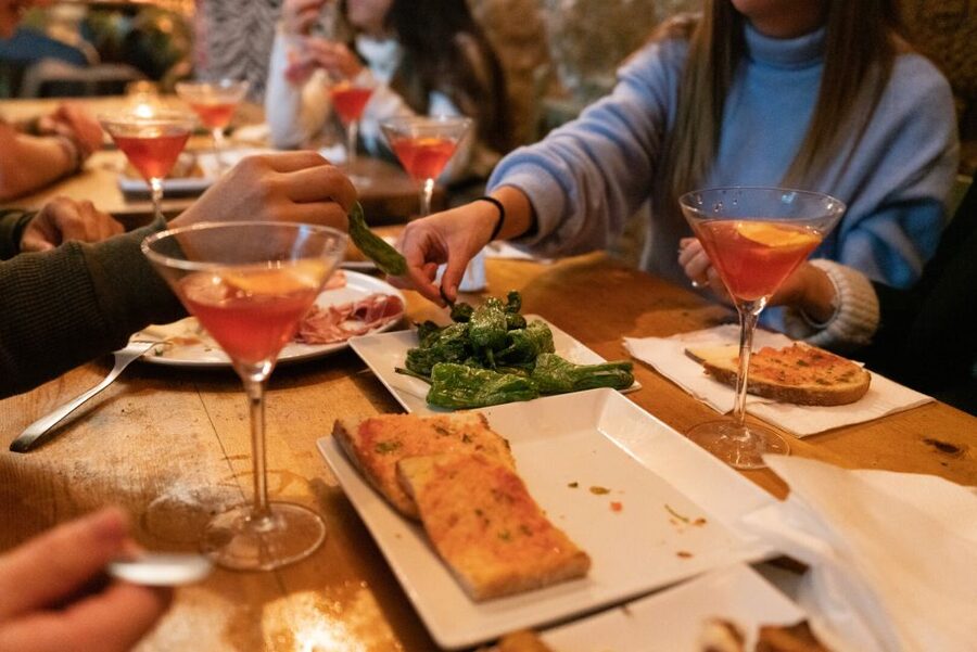 Barcelona: Cocktail Master Class by Mixologist with Tapas - The Tapas Menu: What You Can Expect to Eat