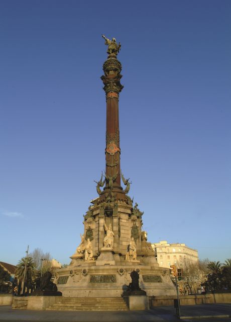 Barcelona: Columbus Monument - Riding the lift to the top, what it feels like in real life