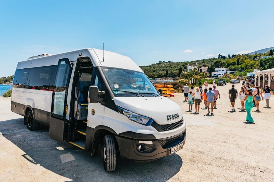 Barcelona: Dali Museum, House and Cadaques Guided Tour - July and August shift: Castell de Gala in Púbol instead of the Port Lligat house