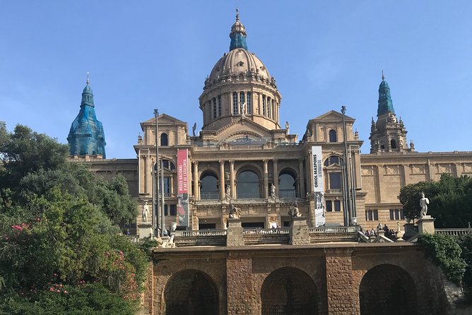 Barcelona E-Bike Guided Tour with Montjuic Hill - Avenida del Paralelo and the Return Flow to Ciutat Vella