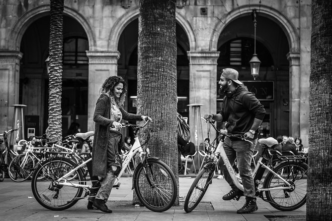 Barcelona E-Bike Photography Tour - Casa Milà (La Pedrera) and Casa Batlló: Gaudi houses, extra costs