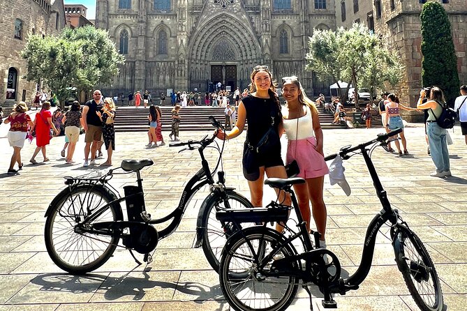Barcelona E-Bike Photography Tour - Arco di Trionfo and Mirador de Colom: free photo moments with big angles
