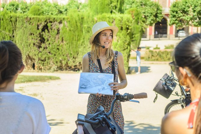 Barcelona E-Bike Small Group Tour with Tapas & Wine Tasting - Castell dels Tres Dragons and park time for photos that actually work