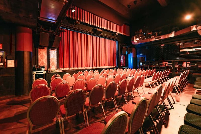Barcelona: Flamenco Show at the Theater - The 1-hour flamenco program: bulerías, soleás, and guitar duels